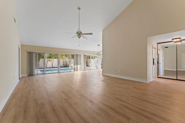 Building Photo - 118 Knoll Way