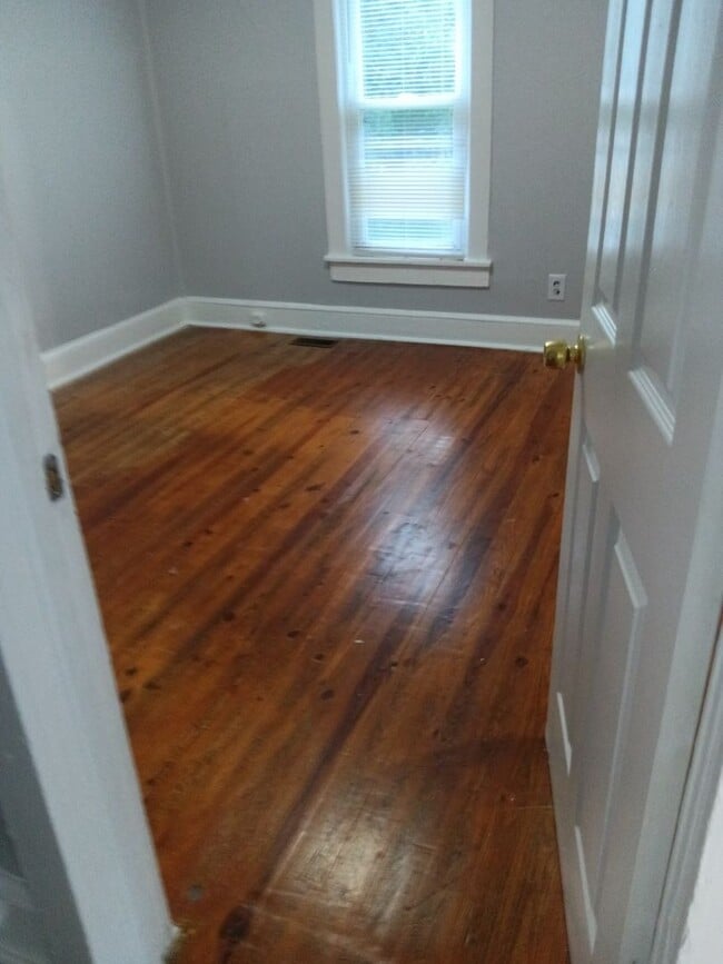 Building Photo - 204 East 16th St SW