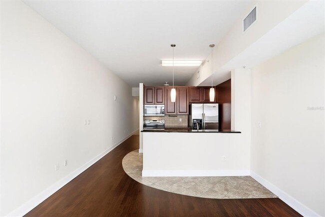 Building Photo - 101 S Eola Dr