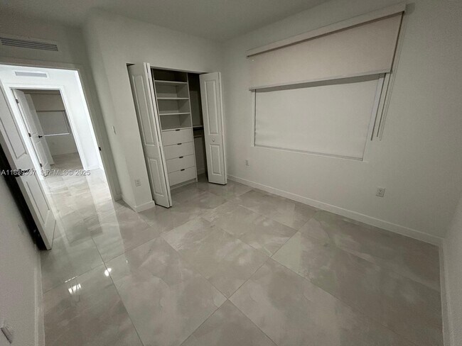 Building Photo - 14560 SW 261 St Ter