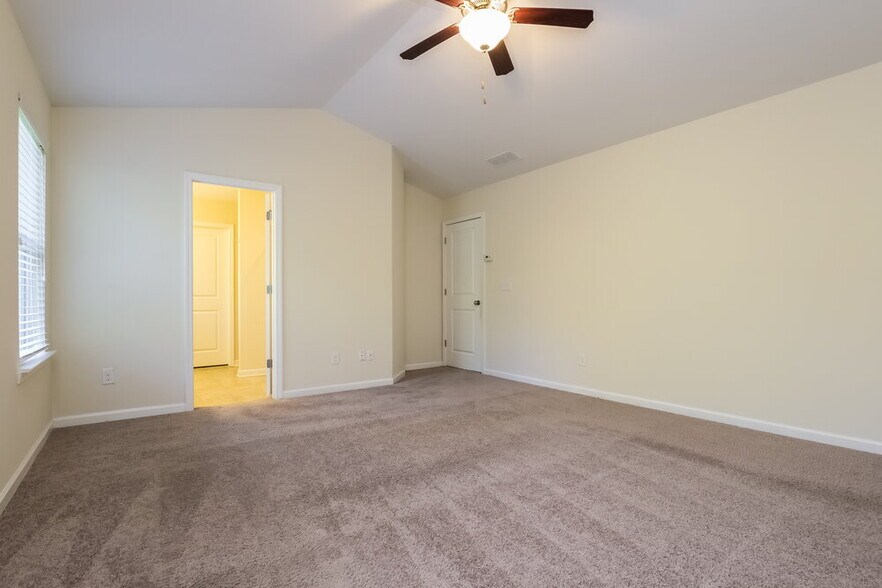 Building Photo - 308 Darbys Run Ct