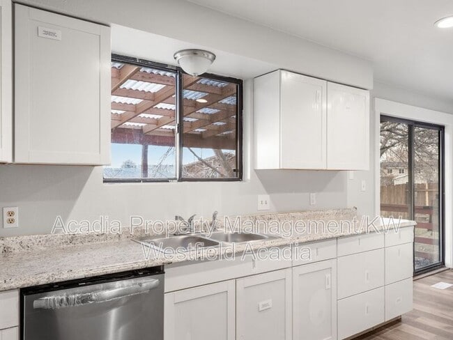 Building Photo - 1117 N 980 W St