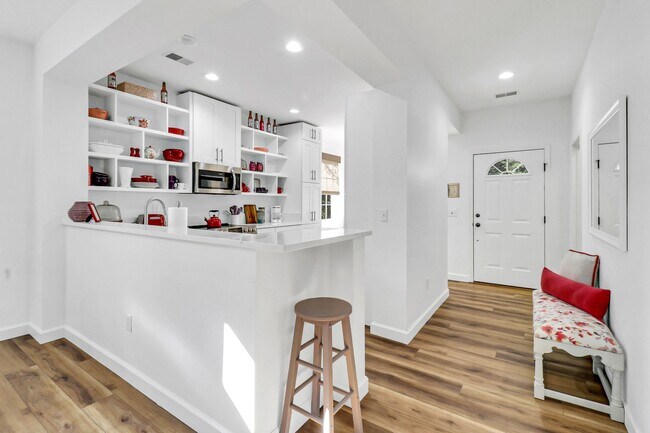 Building Photo - 39 Andover Pl