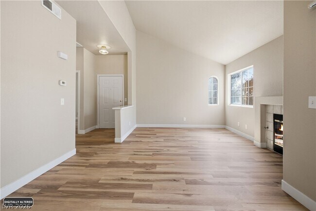 Building Photo - 315 Seine Way