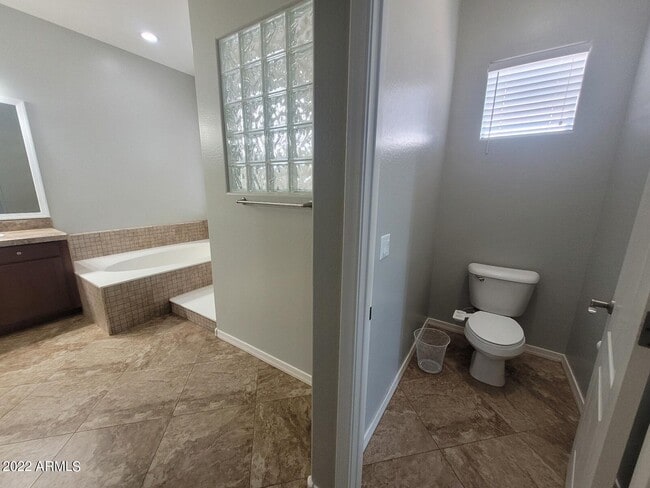 Building Photo - 19350 W Oregon Ave