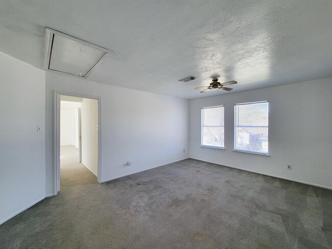 Building Photo - 17614 Glenmark Dr