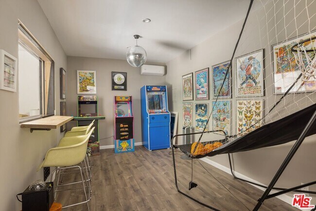 Building Photo - 959 Crater Oak Dr