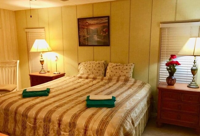 Building Photo - 4067 White Pine Dr