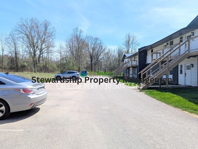 Building Photo - 5015 Massillon Rd