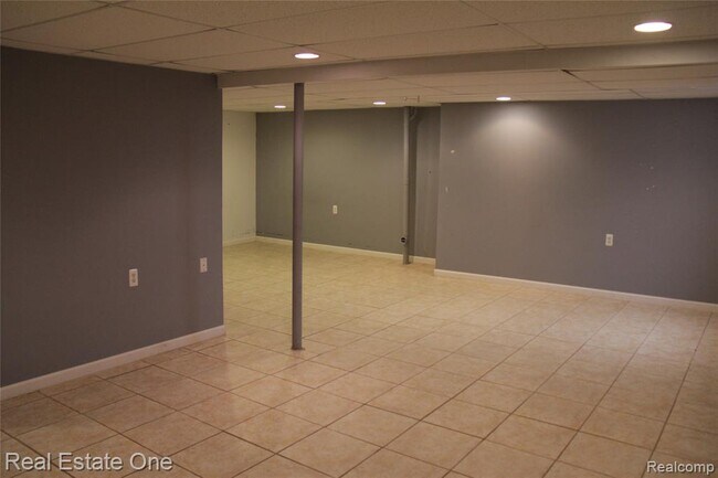 Building Photo - 40690 Bluesprings Ct