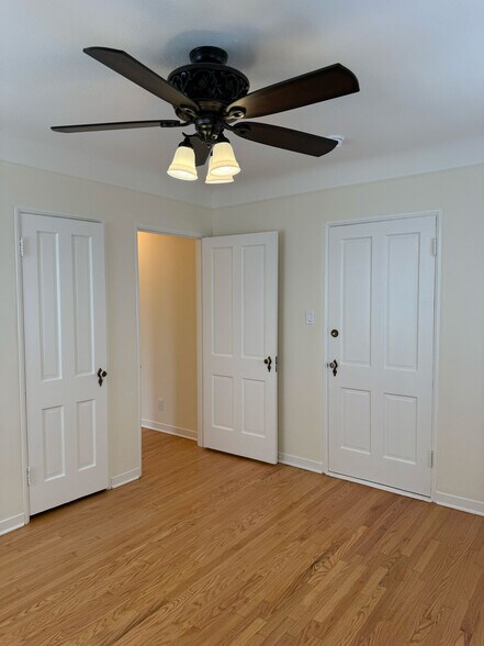 Building Photo - 617 W Glenoaks Blvd