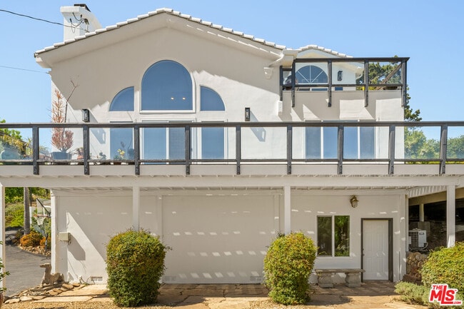 Building Photo - 21630 Saddle Peak Rd