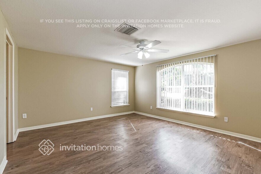 Building Photo - 2231 Camellia Dr