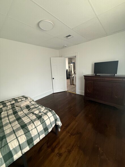 Building Photo - 25 Wyman St