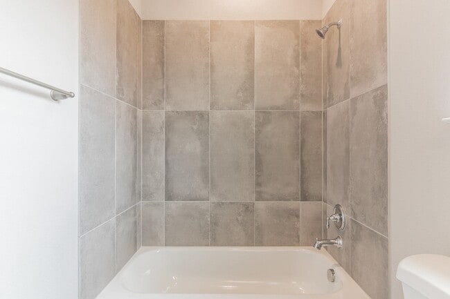 Building Photo - 206 Peruna Dr