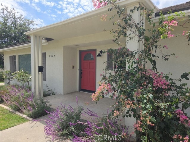 Building Photo - 1347 Vandyke Rd