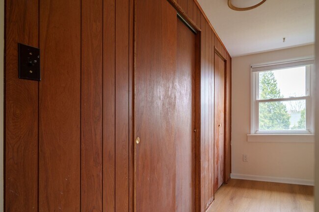 Building Photo - 3157 Shadeland Ave