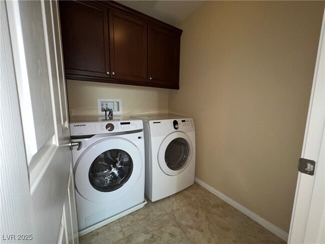 Building Photo - 6592 Benvolio Ct