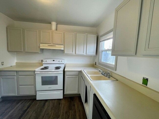 Building Photo - 4619 N Howard St