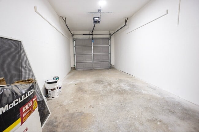 Building Photo - 35 Churn Rd