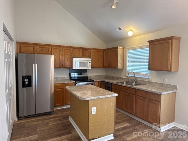 Building Photo - 3660 Lake Spring Ave NW