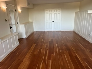 master bedroom w walk-in closet - 29033 Cliffside Dr