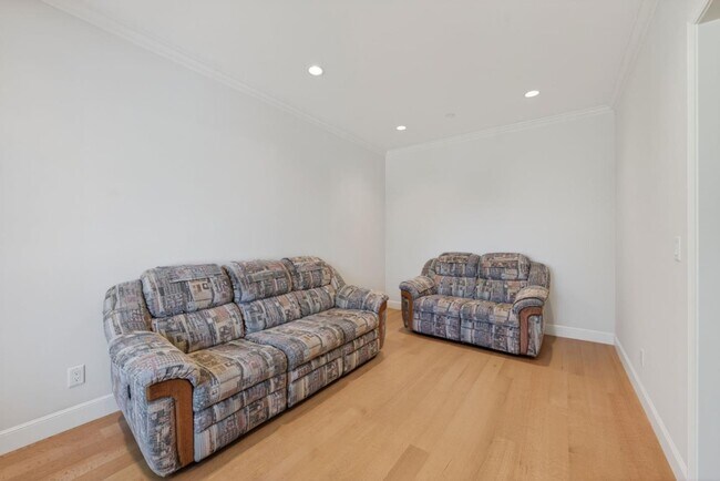 Building Photo - 18270 Baylor Ave