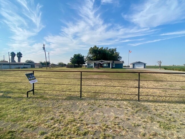 Building Photo - 11520 CA-152