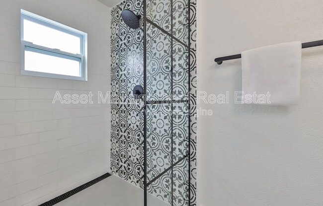 Building Photo - 875 53rd Terrace N