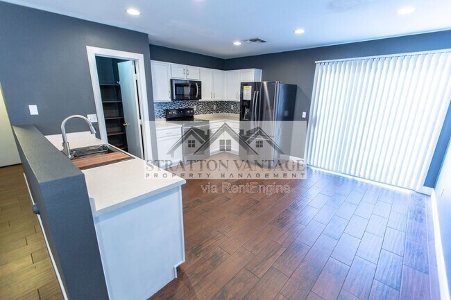 Building Photo - 9630 W Kingman St