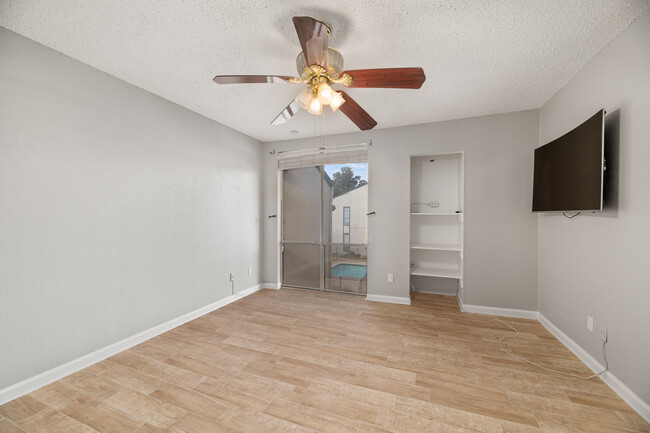 Building Photo - 7145 Fair Oaks Ave