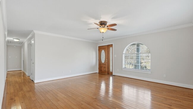 Building Photo - 3 Bedroom in North Chatt!