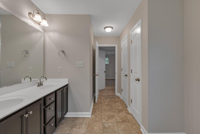 Building Photo - Three Story with Media Room!