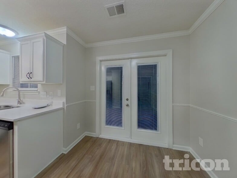 Building Photo - 149 Lantana Dr