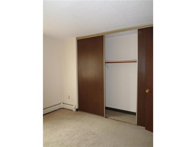 Building Photo - 1173 Dewey St