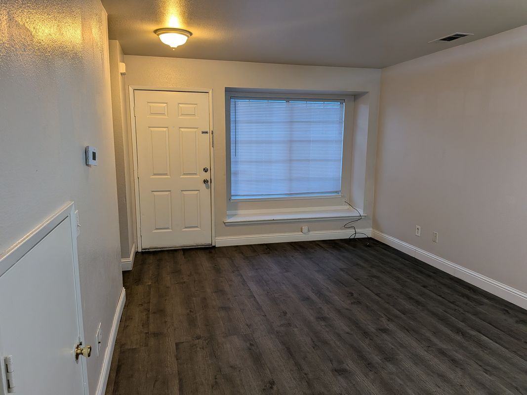 Building Photo - 4781 N Polk Ave