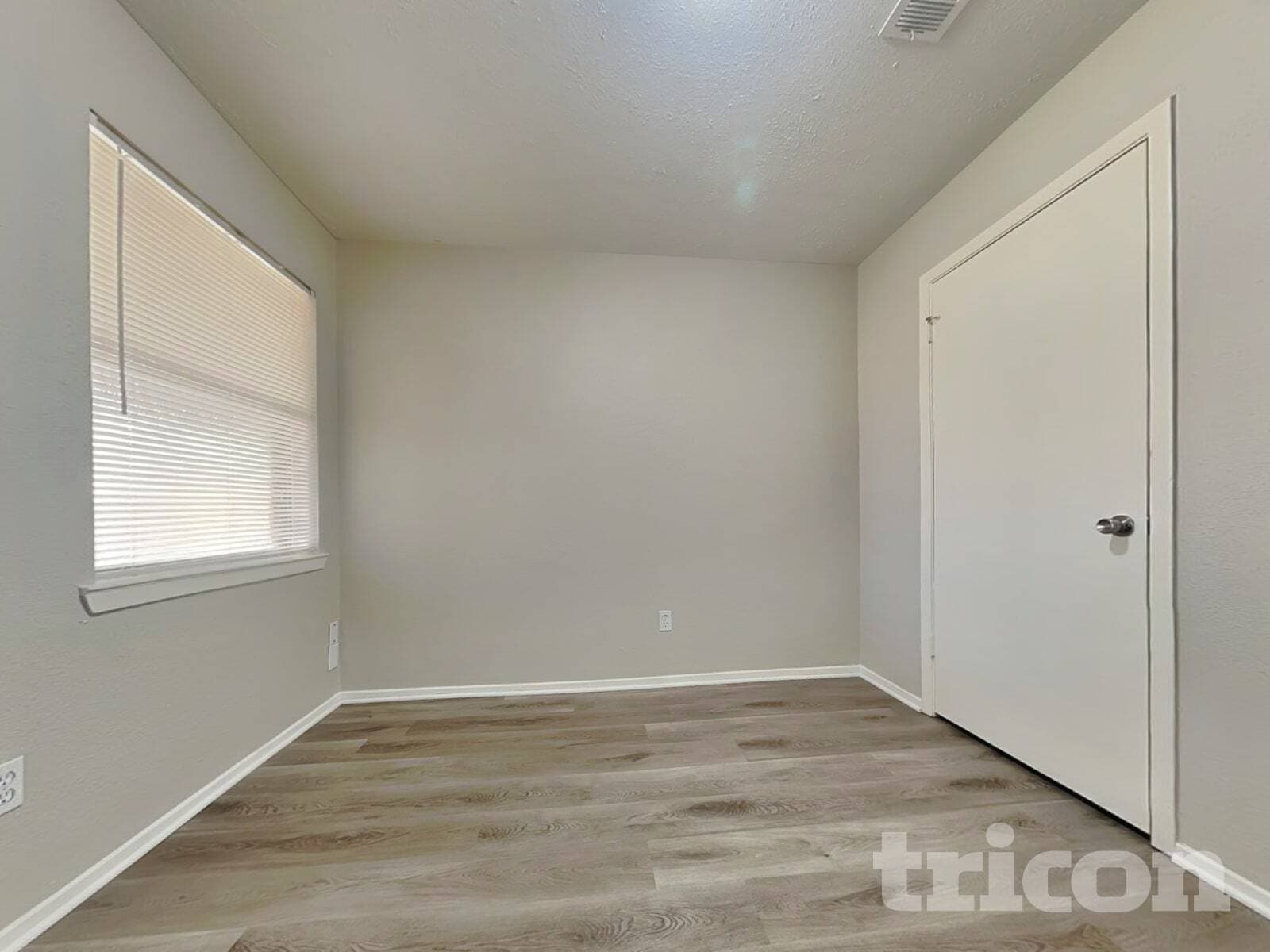 Building Photo - 2047 Lexington Woods Dr