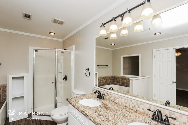 Building Photo - 316 Helmsley Dr