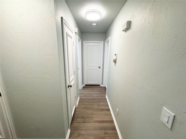 Building Photo - 8225 NW 83rd Pl