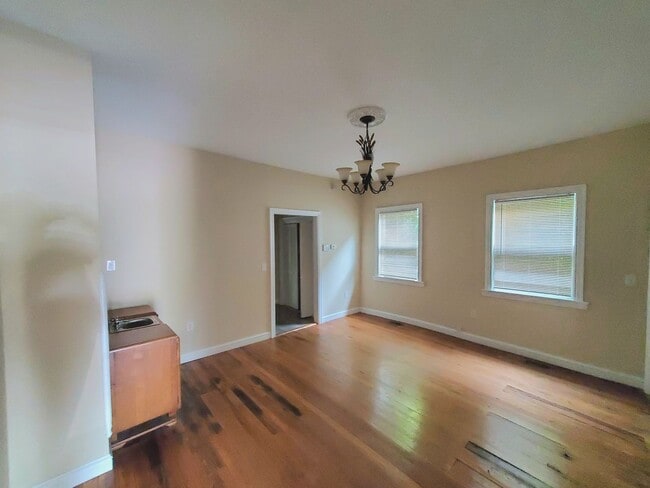 Building Photo - MCV, VCU, Church Hill, 2 Story, 3 Bedroom, 2 1/2 Bath House