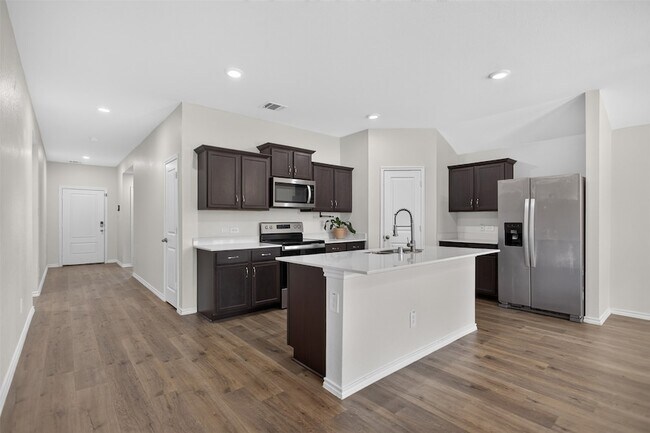 Building Photo - 149 Boxwood Dr
