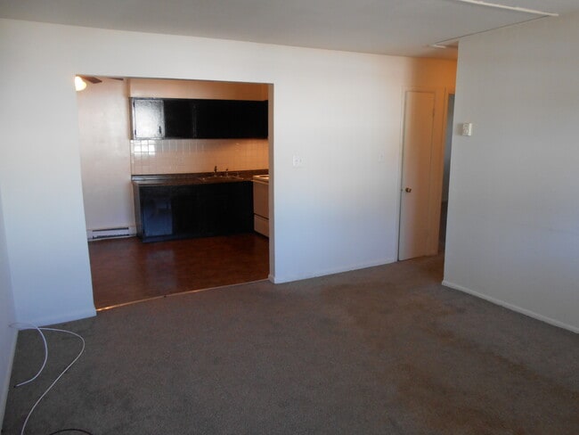 Building Photo - 107 S Jerome St