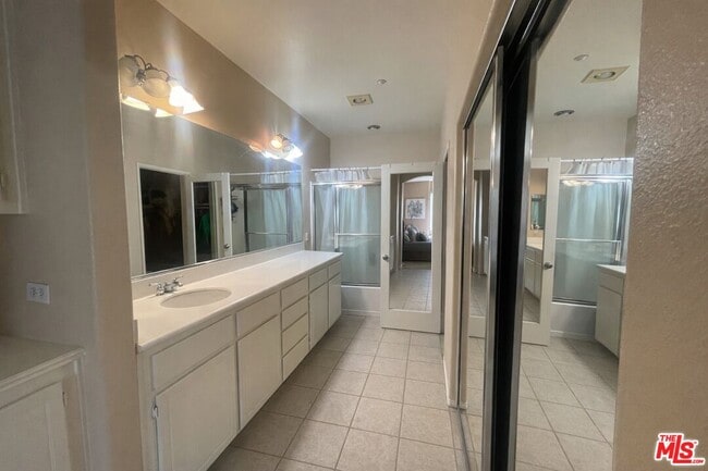 Building Photo - 10 Bolinas