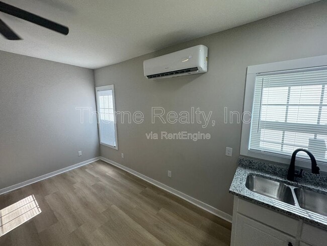 Building Photo - 817 Belleview Ave