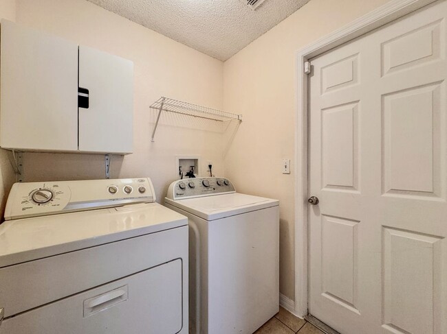 Building Photo - 11819 Hatcher Cir
