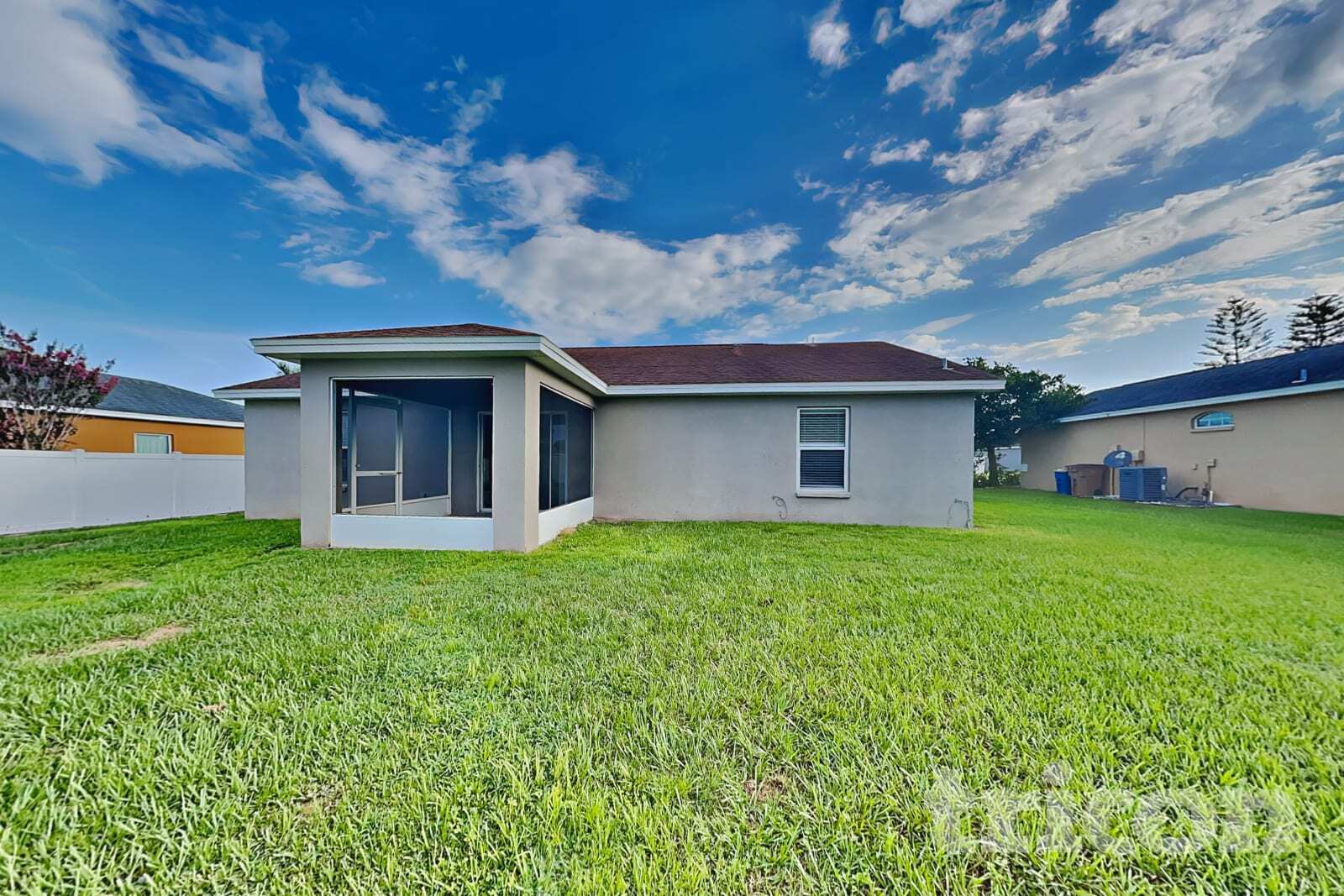 Building Photo - 2075 Sunflower St