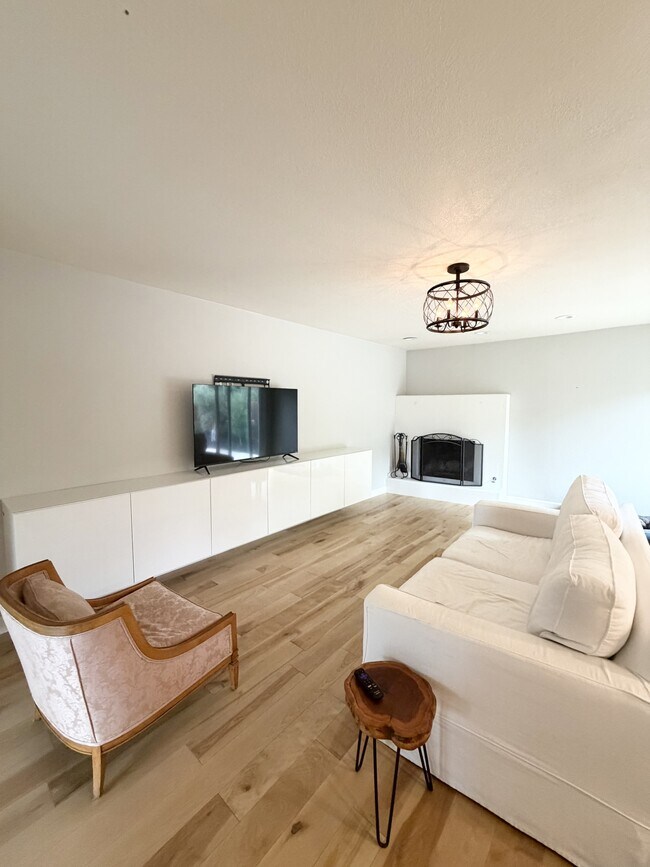 Building Photo - 5427 Yerba Buena Rd