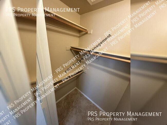 Building Photo - 551 S Lesueur