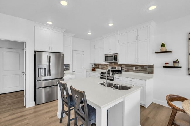 Building Photo - 4546 S Lucy Ln
