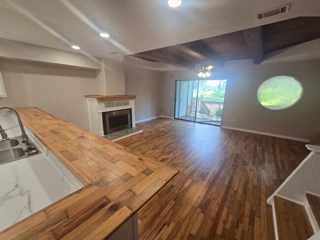 Building Photo - 1586 Three Lanterns Ln